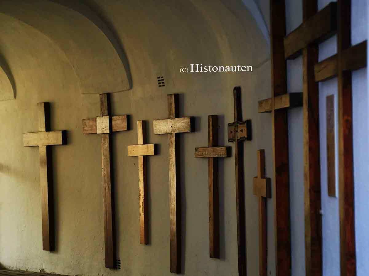 Kreuze im Kloster Andechs